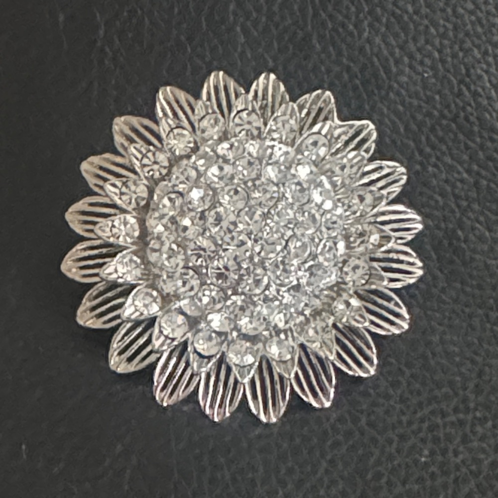 Silver Tone Sunflower Brooch w Clear Rhinestones